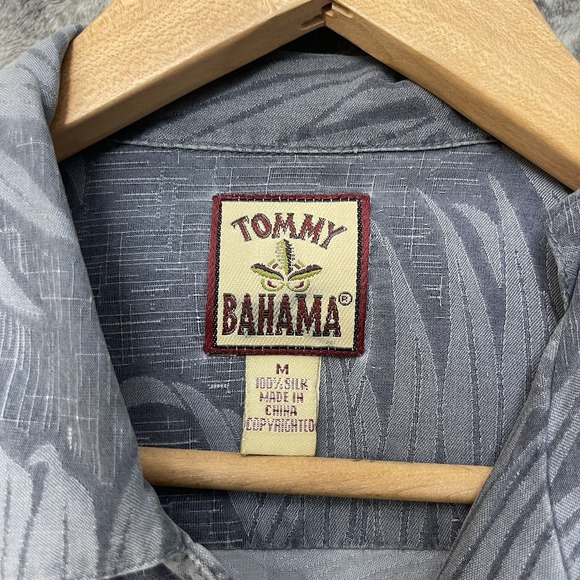 TOMMY BAHAMA 100 Silk Relaxed Medium Short Sleeve - Picture 2 of 6
